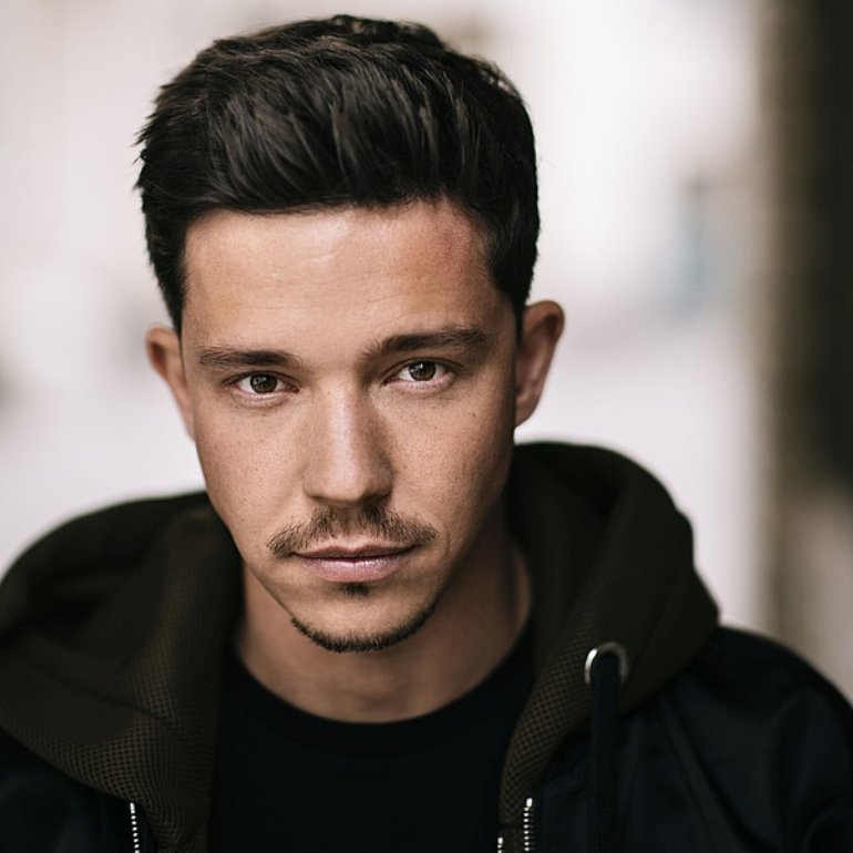 دانلود آهنگ برای آزادی برای خواهرم خواهرت خواهرامون نیکو سانتس (خواننده آلمانی)